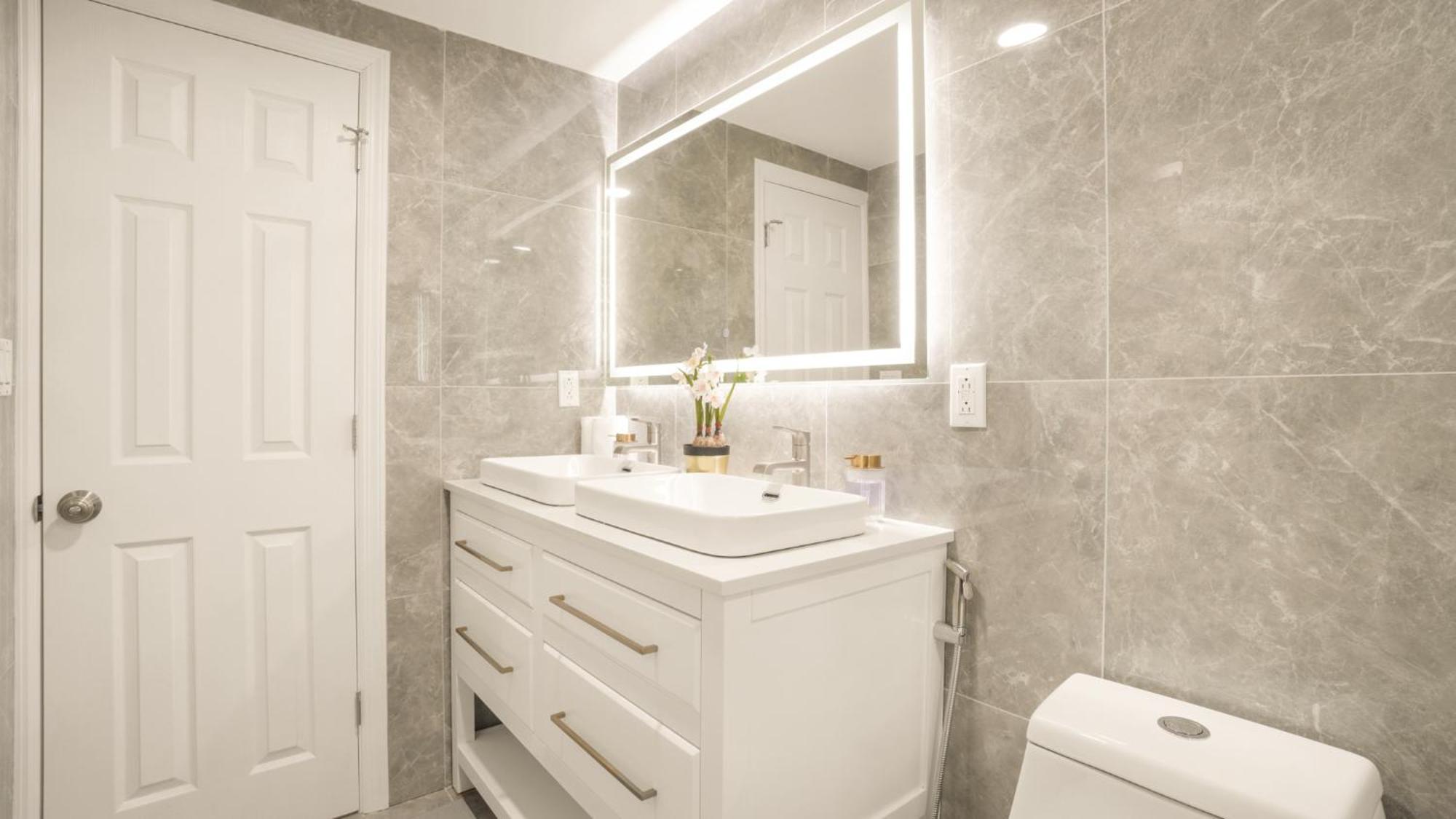 The Mod Pad! 15 Min From Airport, Free Parking!